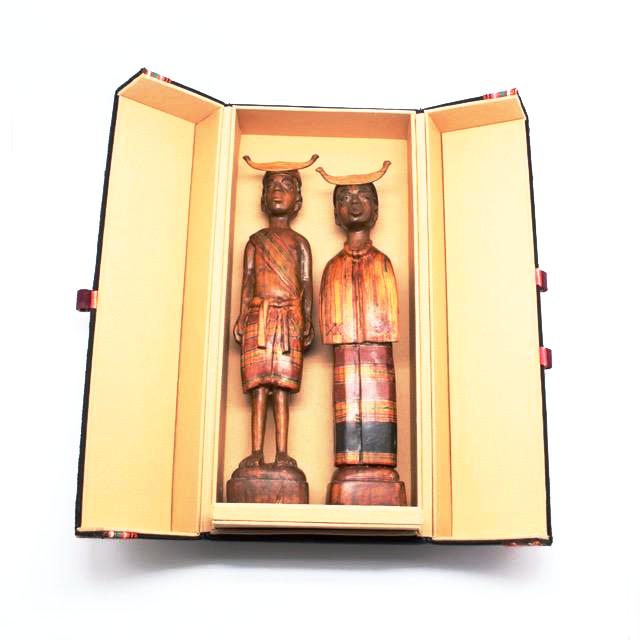 Box - Viqueque Statues w/ Tais