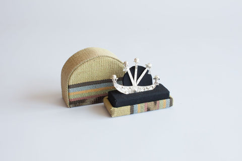 Box Traditional - HALF MOON